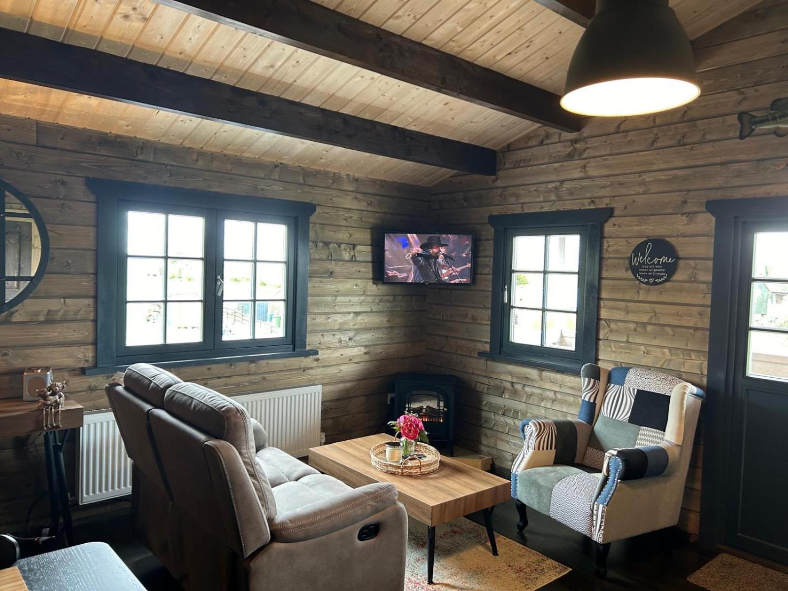 Little Rock Retreat Log Cabin With Hot Tub Castletown Gheoghegan Екстериор снимка