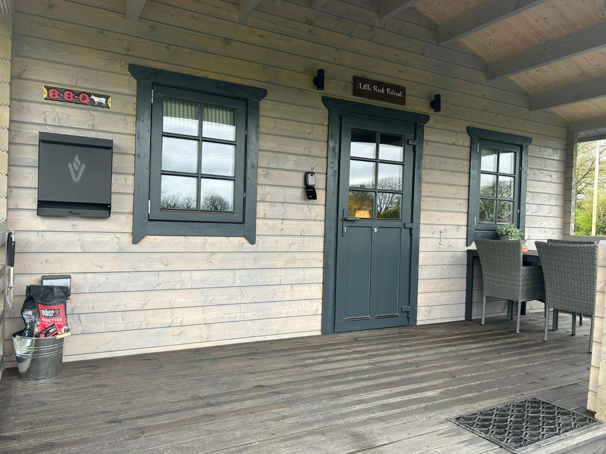 Little Rock Retreat Log Cabin With Hot Tub Castletown Gheoghegan Екстериор снимка