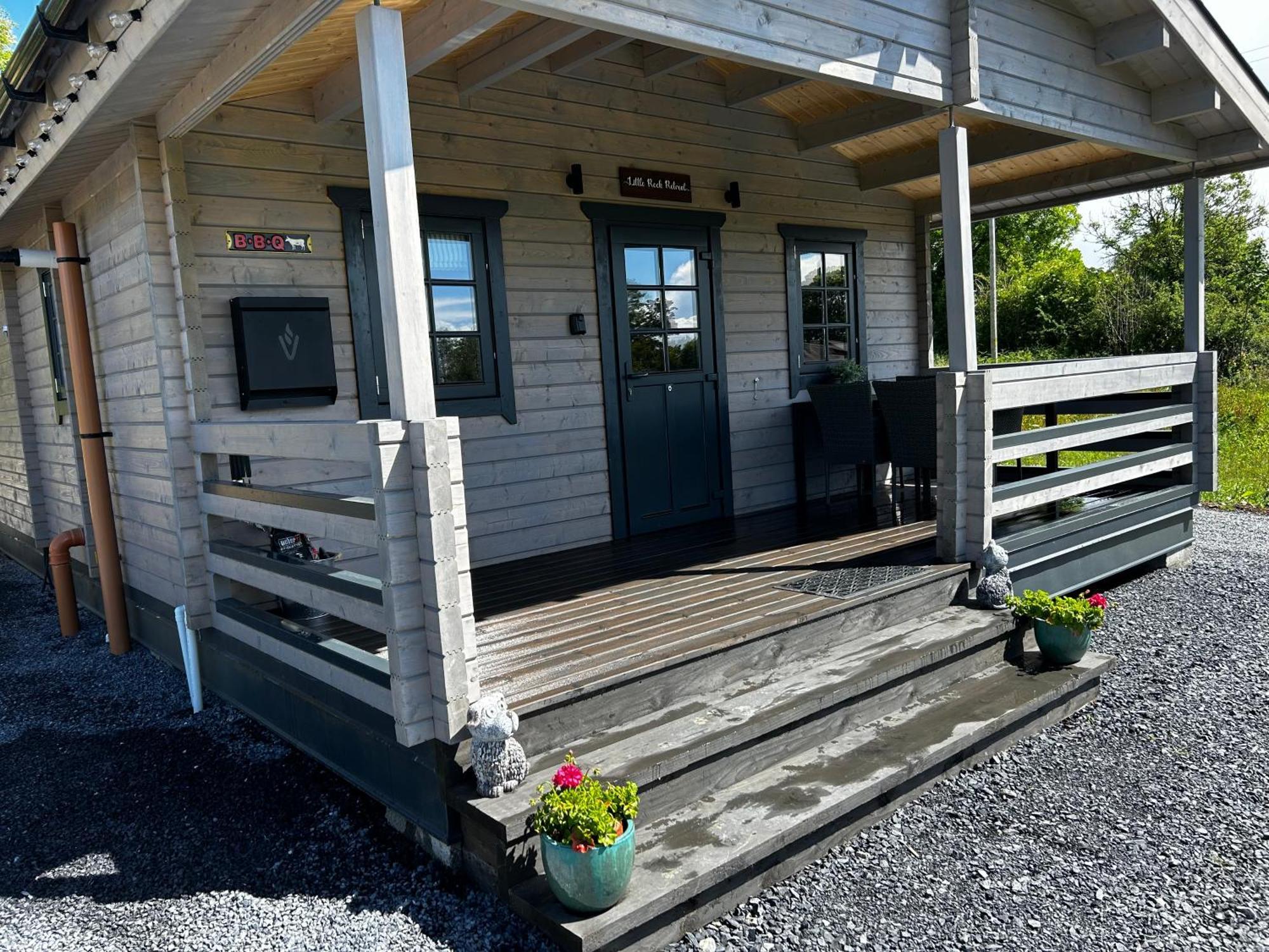 Little Rock Retreat Log Cabin With Hot Tub Castletown Gheoghegan Екстериор снимка