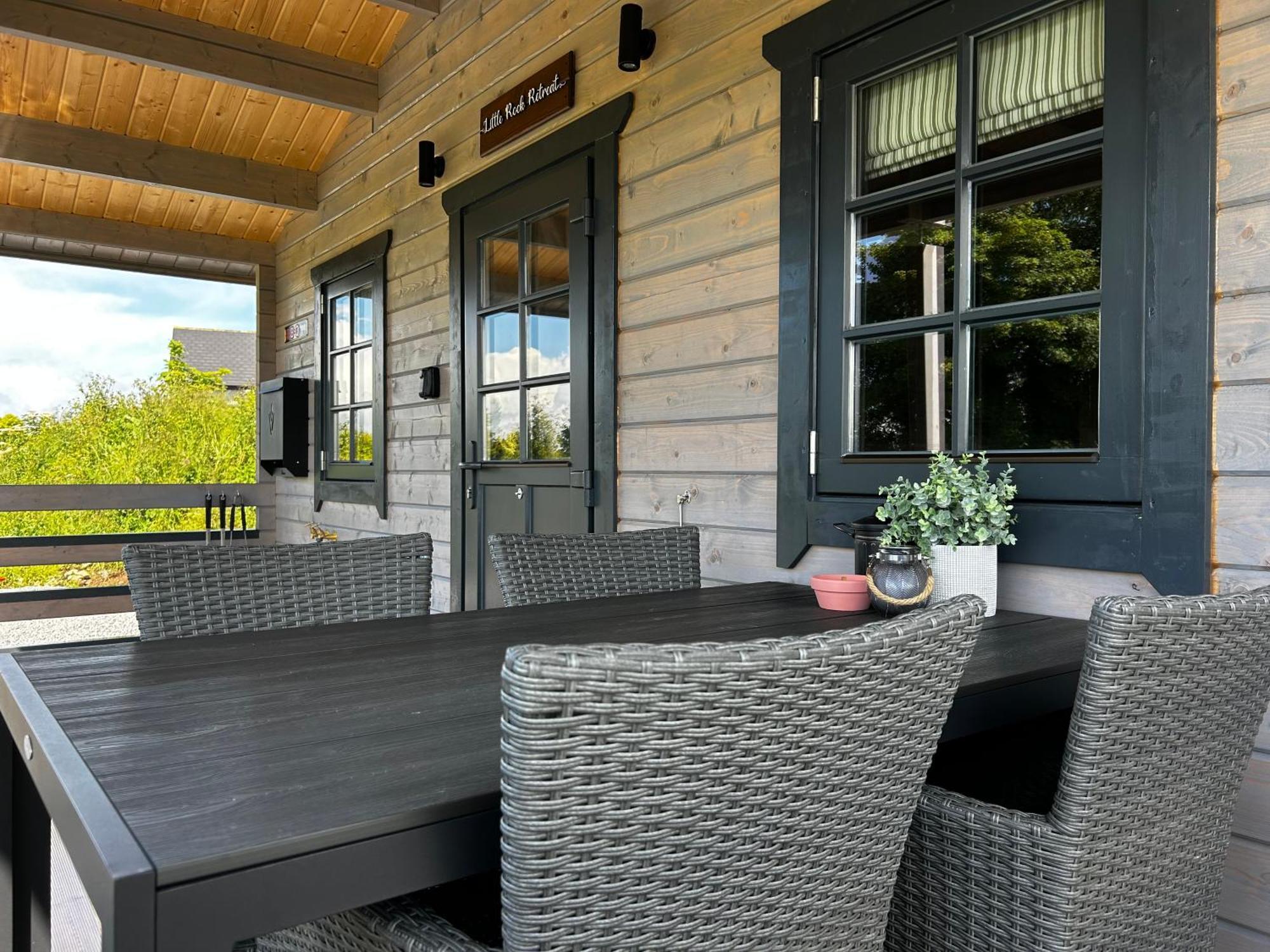 Little Rock Retreat Log Cabin With Hot Tub Castletown Gheoghegan Екстериор снимка