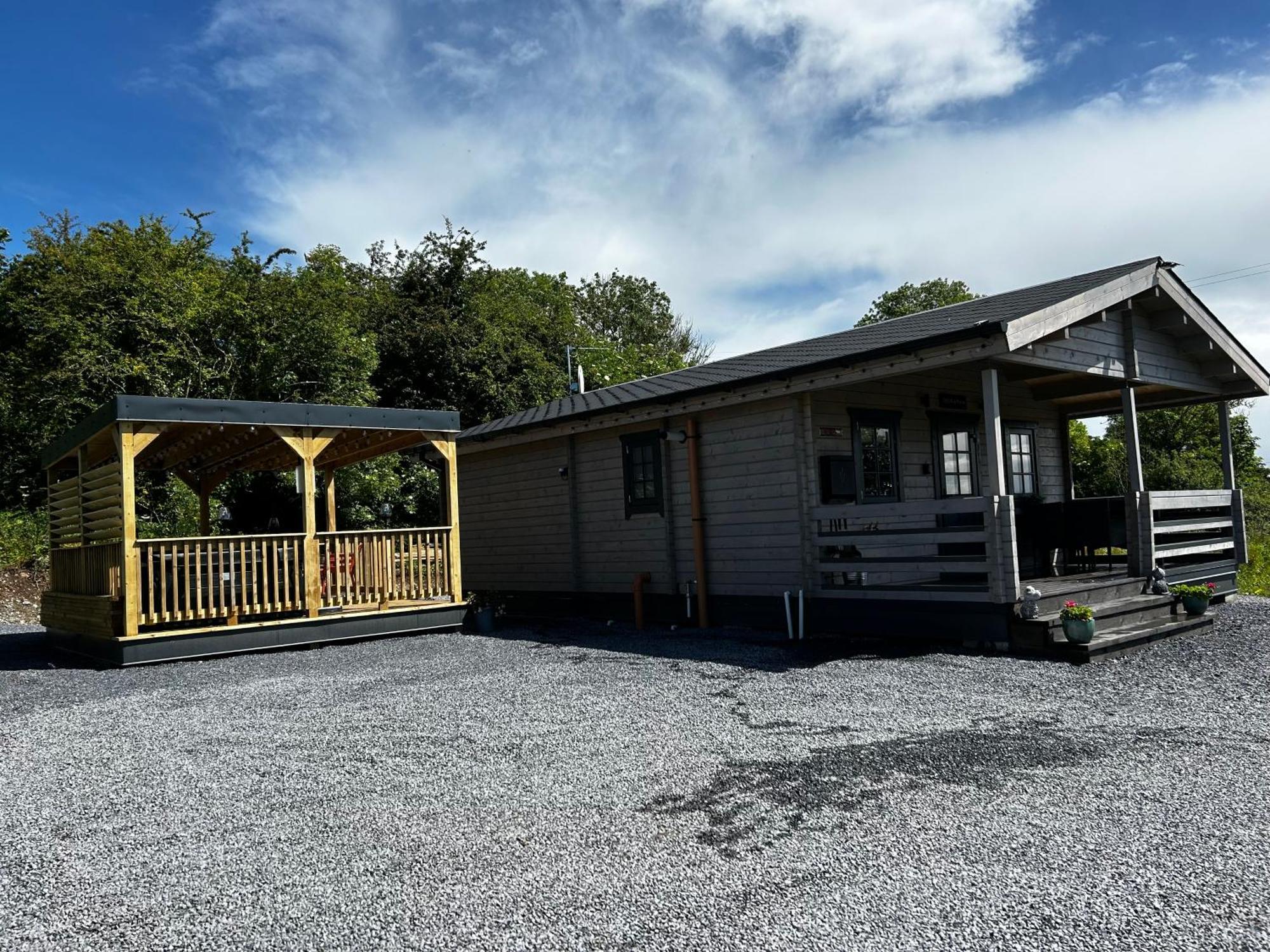 Little Rock Retreat Log Cabin With Hot Tub Castletown Gheoghegan Екстериор снимка