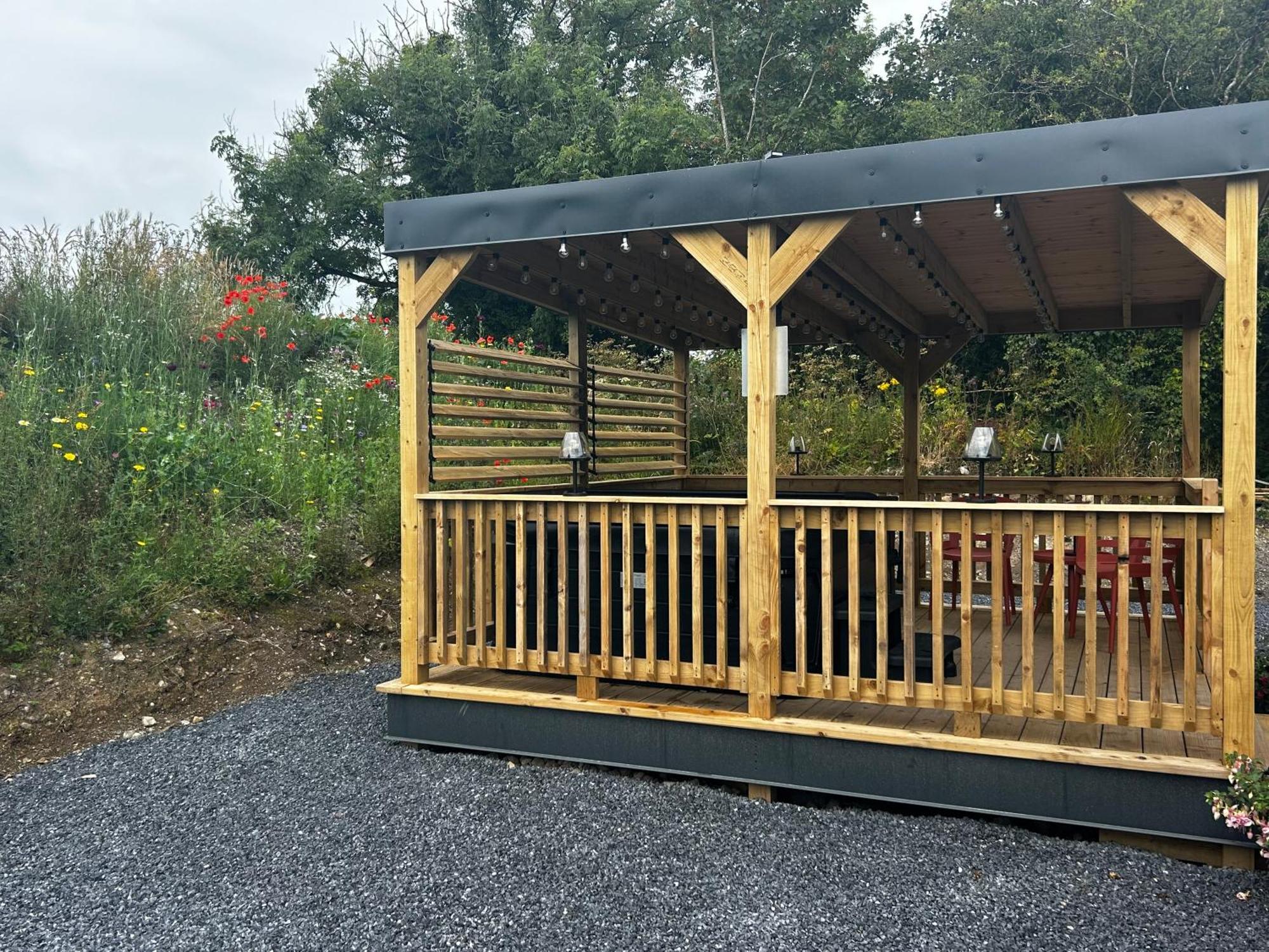 Little Rock Retreat Log Cabin With Hot Tub Castletown Gheoghegan Екстериор снимка
