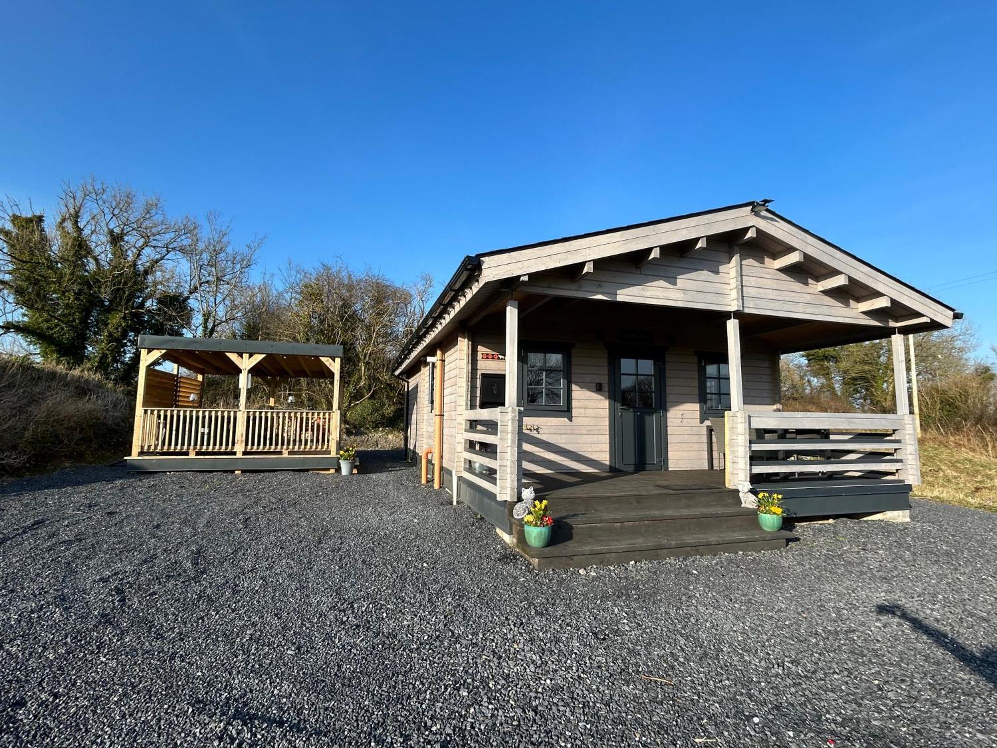 Little Rock Retreat Log Cabin With Hot Tub Castletown Gheoghegan Екстериор снимка